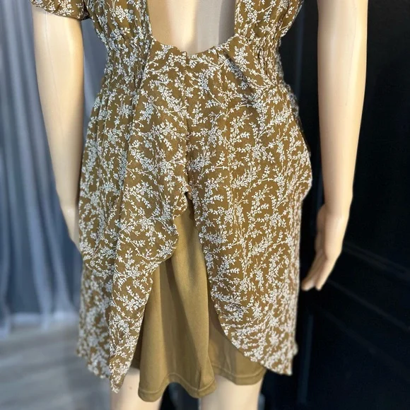 Floral open back Brown Dress - Picture 5 of 8